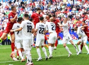 包含斯洛文尼亚队夺冠晋级欧洲国家队赛的词条